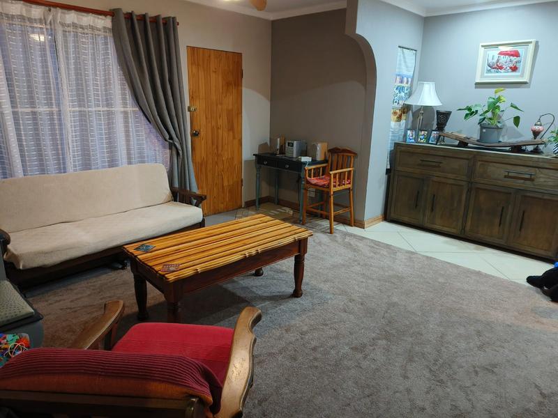 2 Bedroom Property for Sale in Langenhovenpark Free State